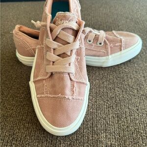Blowfish Women's Pink Canvas Sneakers